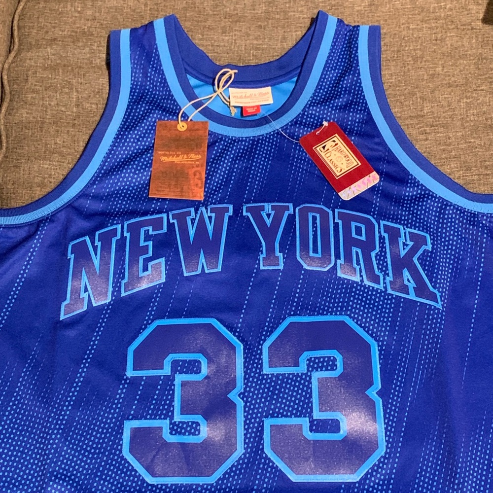 Mitchell & Ness New York Knicks 1991-92 NBA Retro Jersey - Picture 6 of 12